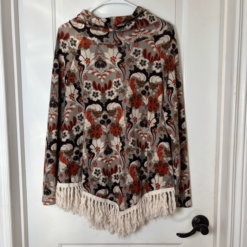 Entro vintage inspired poncho style fringed top large 60s 70s floral